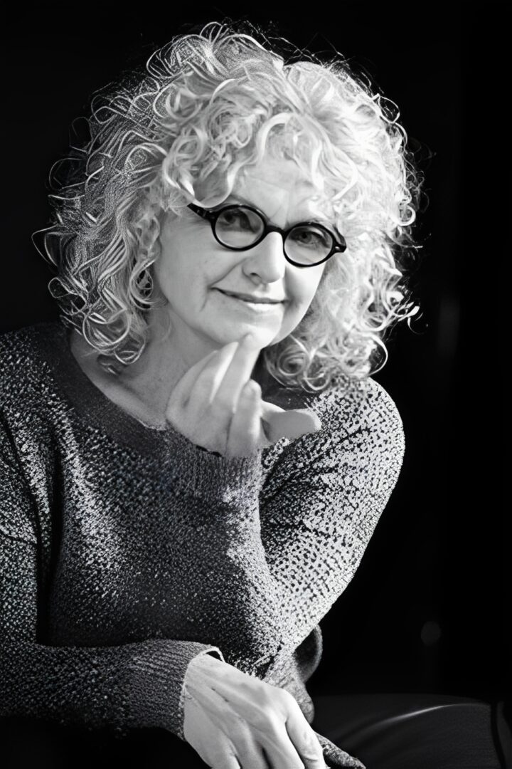 Black and white portrait of a woman